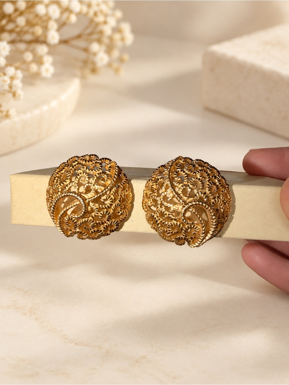 Vintage Crown Trifari Gold Tone Filigree Brooch & Clip Earrings 3-Piece Set - Picture 8 of 12